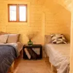 Camping Halb Pod mit Blick Schlafraum und 2 Einzelbetten
